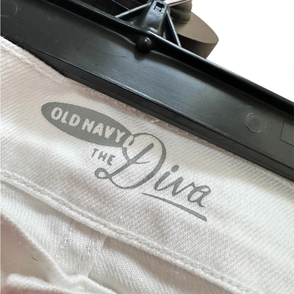 Old Navy White ‘Diva’ Denim Jeans.